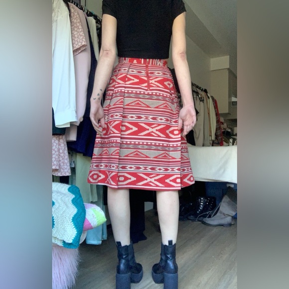 Valley of the Dolls Pasadena Pleated A-Line Skirt - Picture 6 of 8